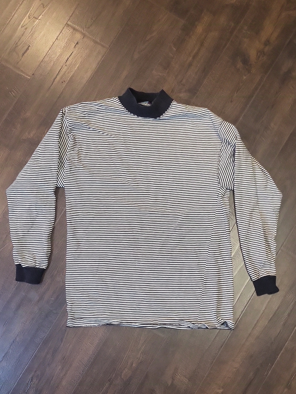Striped Long-Sleeve Crewneck Shirt - Black & White
